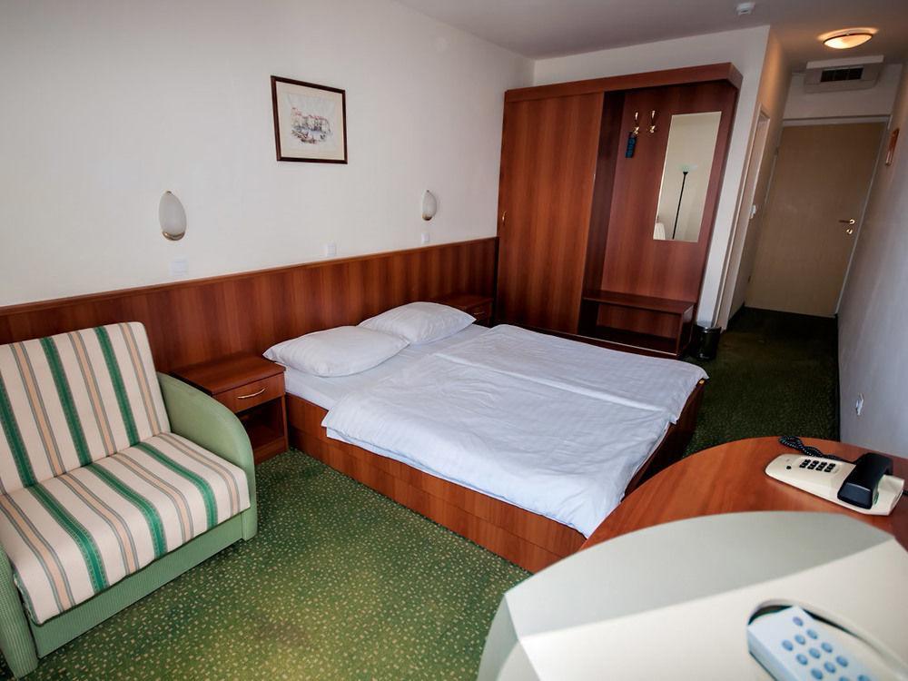 Hotel Lavanda โบชาวา ภายนอก รูปภาพ