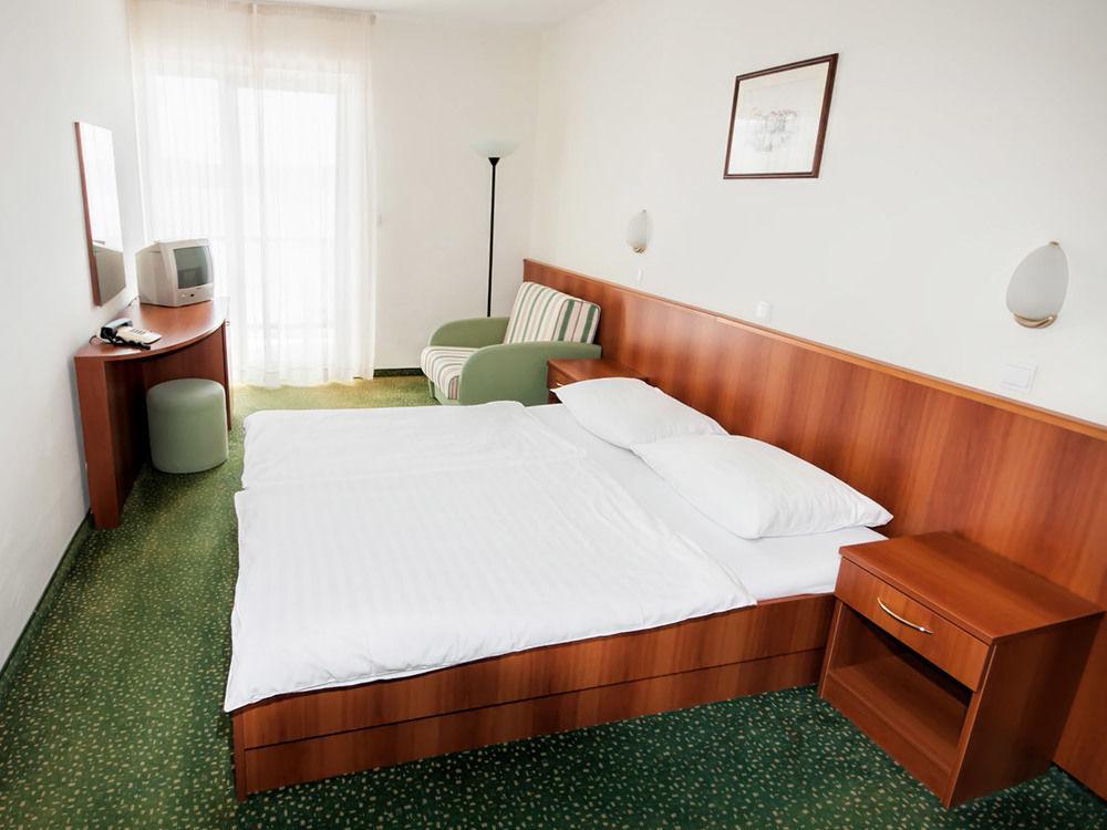 Hotel Lavanda โบชาวา ภายนอก รูปภาพ