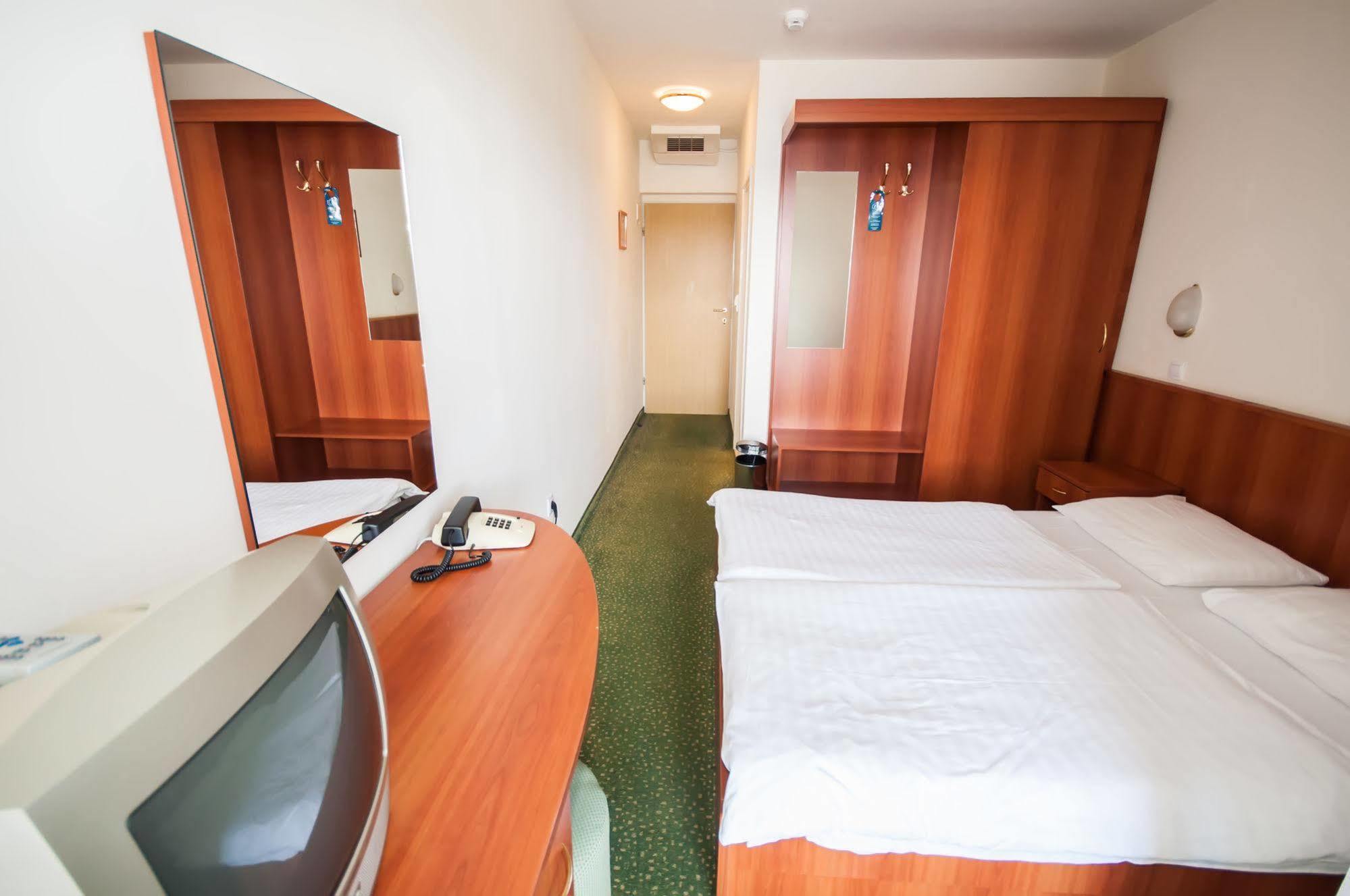 Hotel Lavanda โบชาวา ภายนอก รูปภาพ