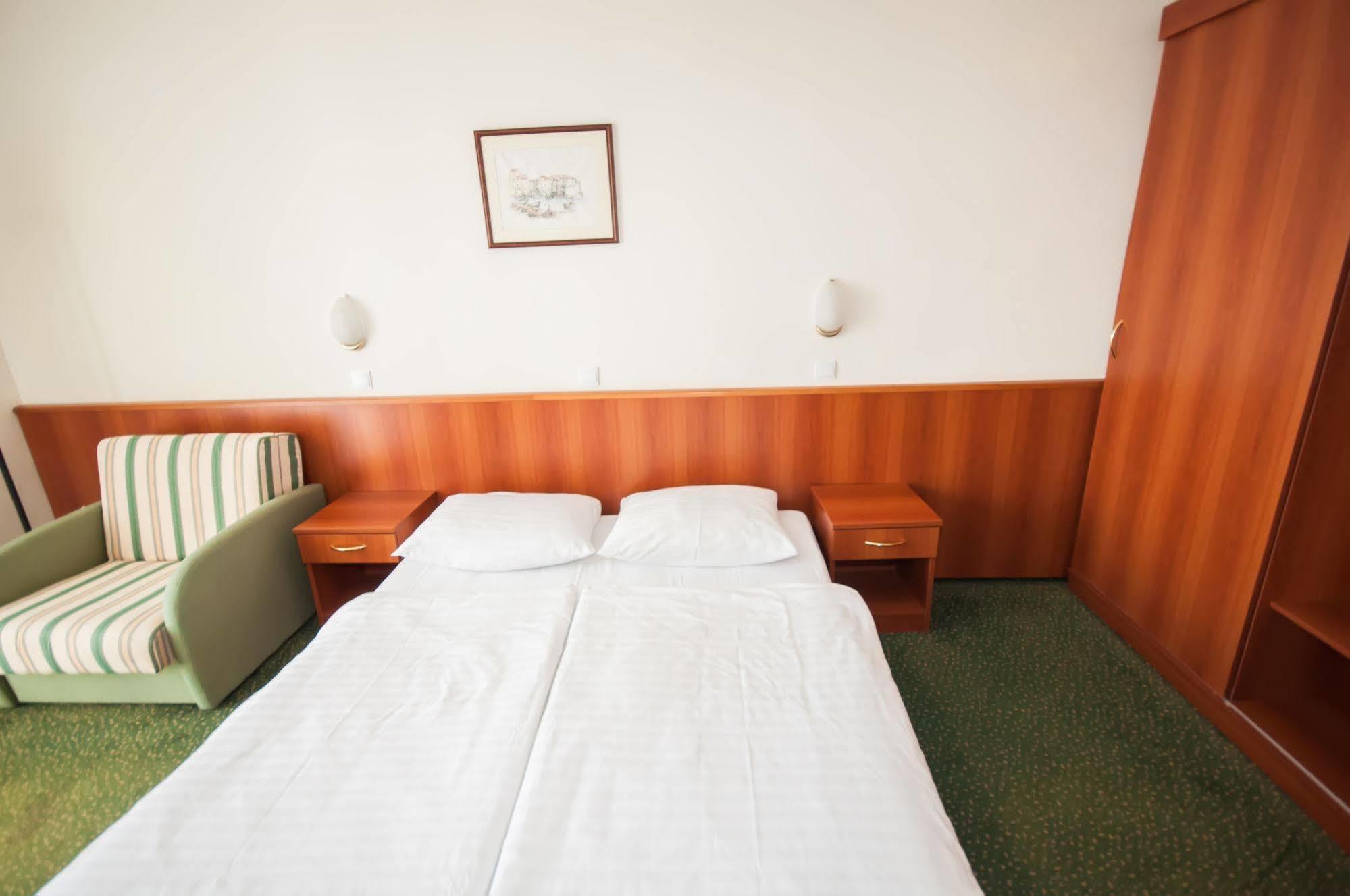 Hotel Lavanda โบชาวา ภายนอก รูปภาพ